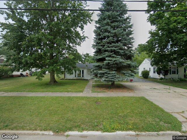 814 center st, south haven,  MI 49090