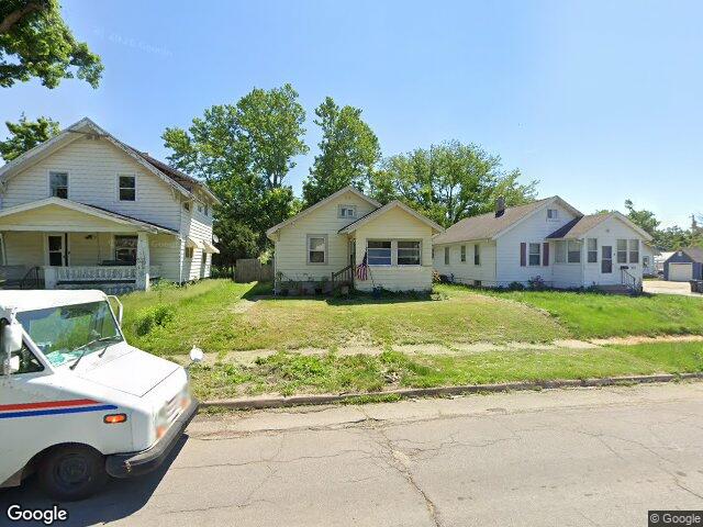 906 center point rd ne, cedar rapids,  IA 52402