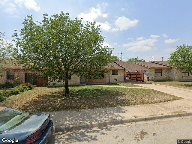 1306 paseo encinal dr, eagle pass,  TX 78852