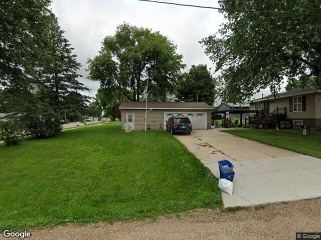 107 washington st, center point,  IA 52213