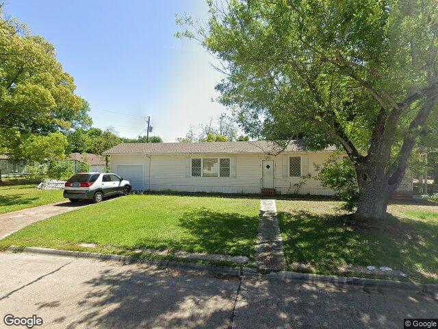 101 azalea ave, orange,  TX 77630