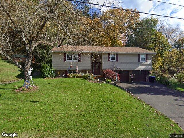 10 arbutus ln, binghamton,  NY 13901