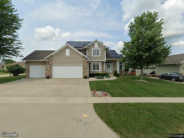 600 rosedale dr, center point,  IA 52213