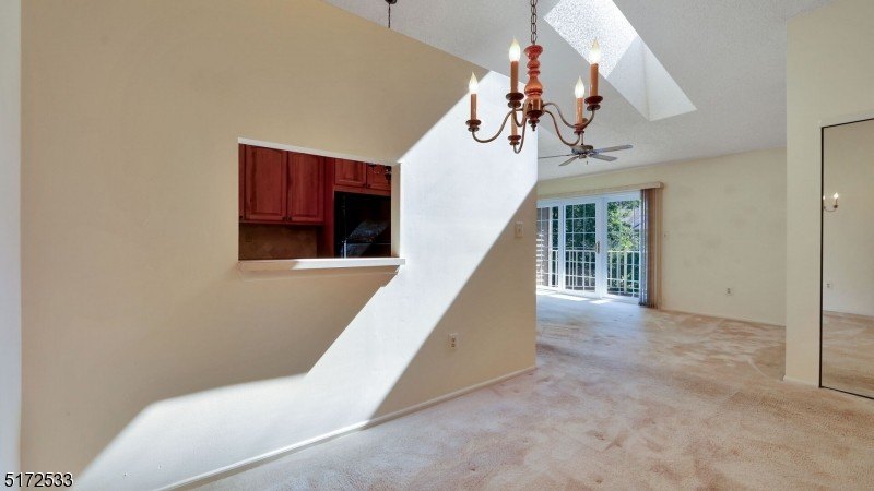 561 holly ct, mahwah,  NJ 07430