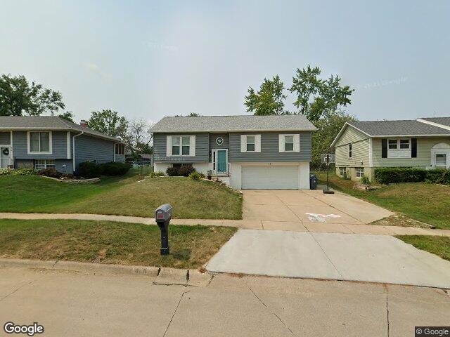 48 clive dr nw, cedar rapids,  IA 52405