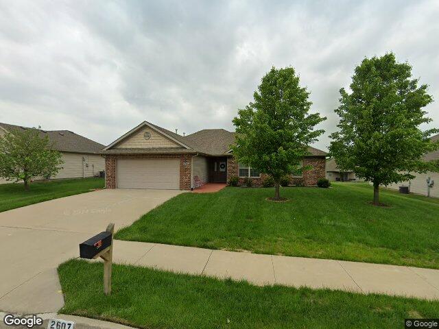 2607 iron gate, columbia,  MO 65202