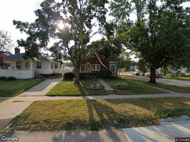 2401 d ave ne, cedar rapids,  IA 52402