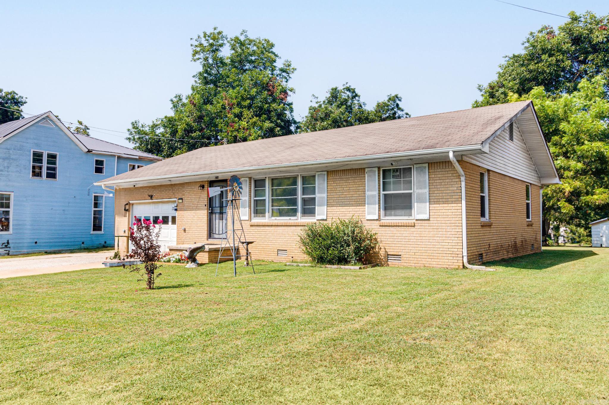 614 n 3rd st, paragould,  AR 72450