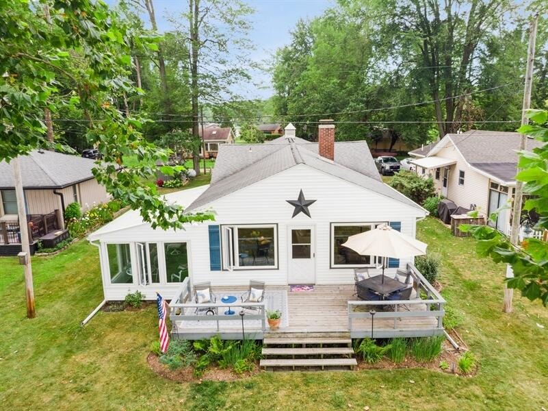 46245 leedy point rd, bloomingdale,  MI 49026