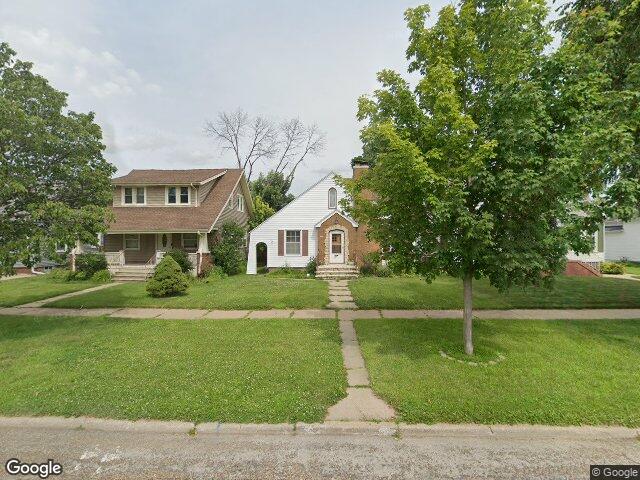 1811 2nd st sw, cedar rapids,  IA 52404