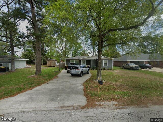 125 needles st, vidor,  TX 77662