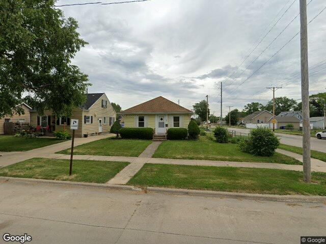 1301 11th st nw, cedar rapids,  IA 52405