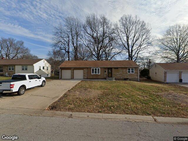 3705 s spring st, independence,  MO 64055