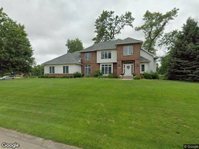 1685 mackenzie drive, robins,  IA 52328