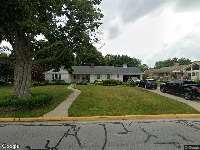 751 monroe blvd, south haven,  MI 49090