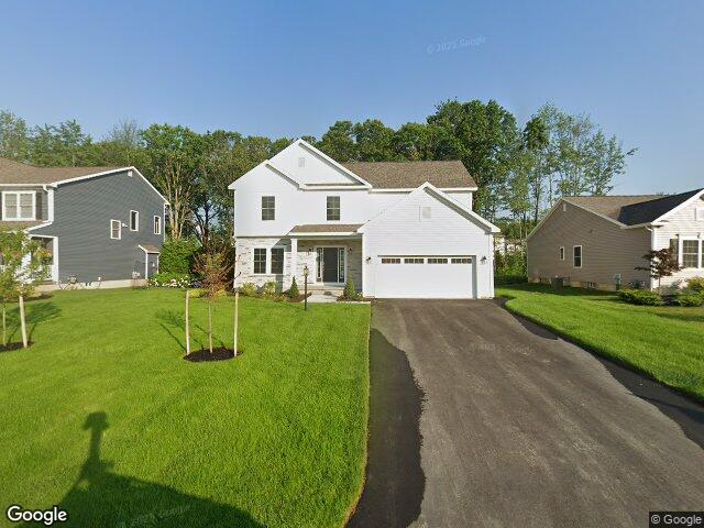 17 espen pl, schenectady,  NY 12309