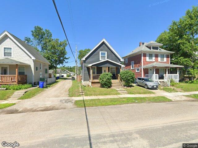 816 9th st nw, cedar rapids,  IA 52405