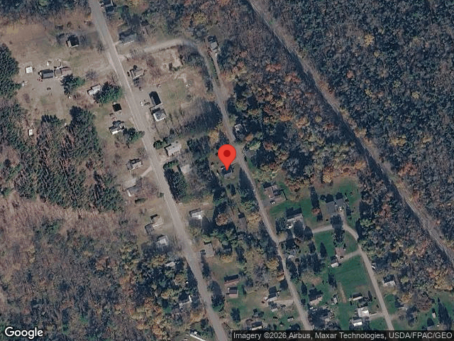 17 daggett st, milo,  ME 04463