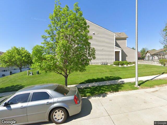 5426 n hickory street, kansas city,  MO 64118