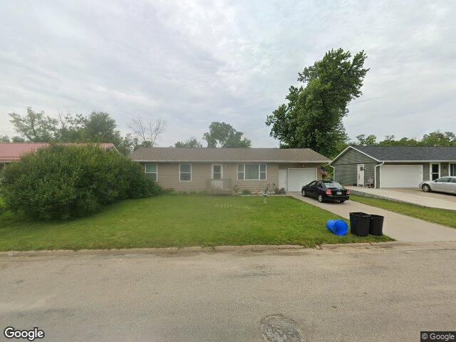 146 circle dr, springville,  IA 52336
