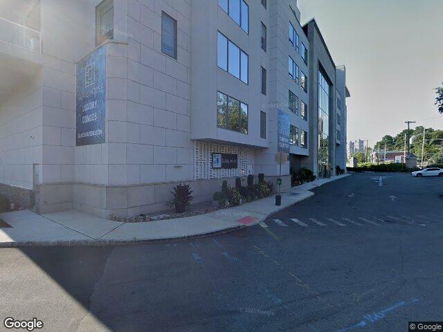 3 somerset lane 103, edgewater,  NJ 07020
