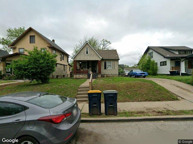 4604 chestnut ave, kansas city,  MO 64130