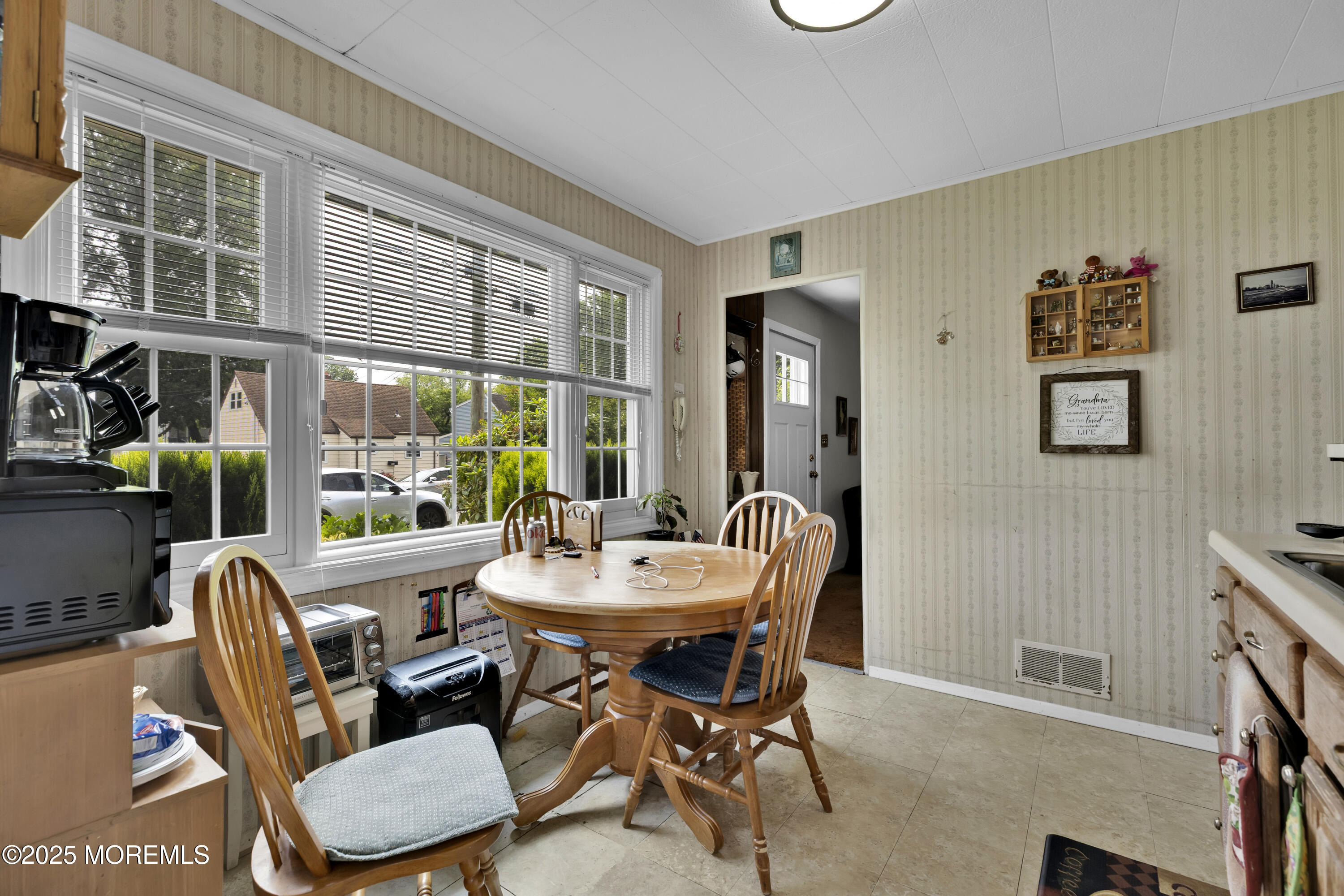 207 new york ave, bergenfield,  NJ 07621