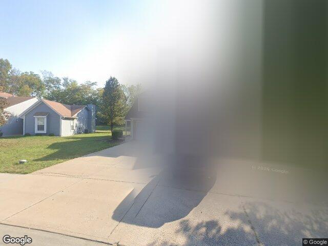 703 ne swann cir, lees summit,  MO 64086