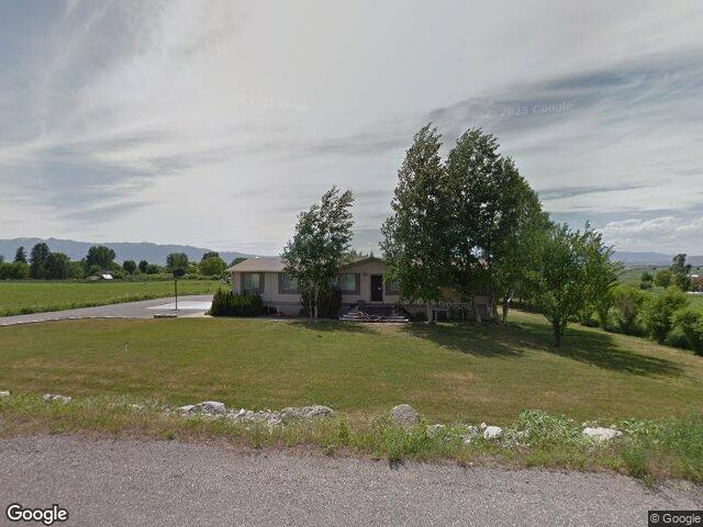 397 n 100 e, hyde park,  UT 84318