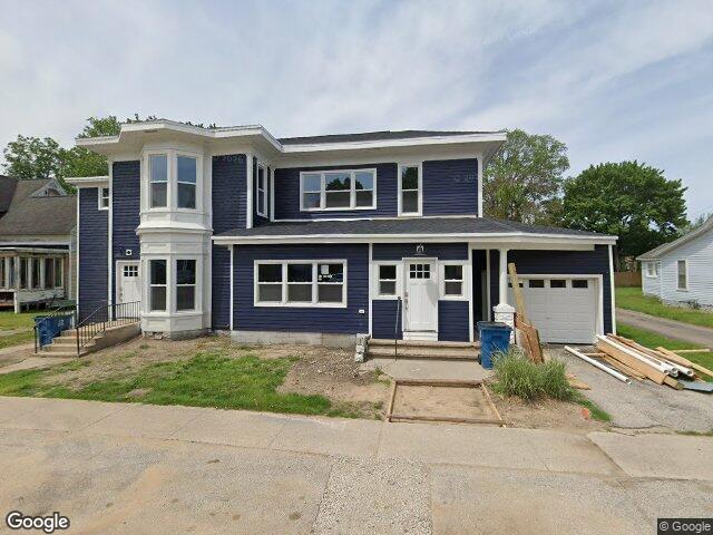 18 franklin st, hartford,  MI 49057