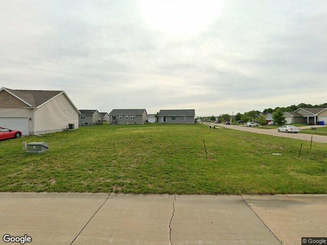 9615 grand oaks drive ne, cedar rapids,  IA 52411