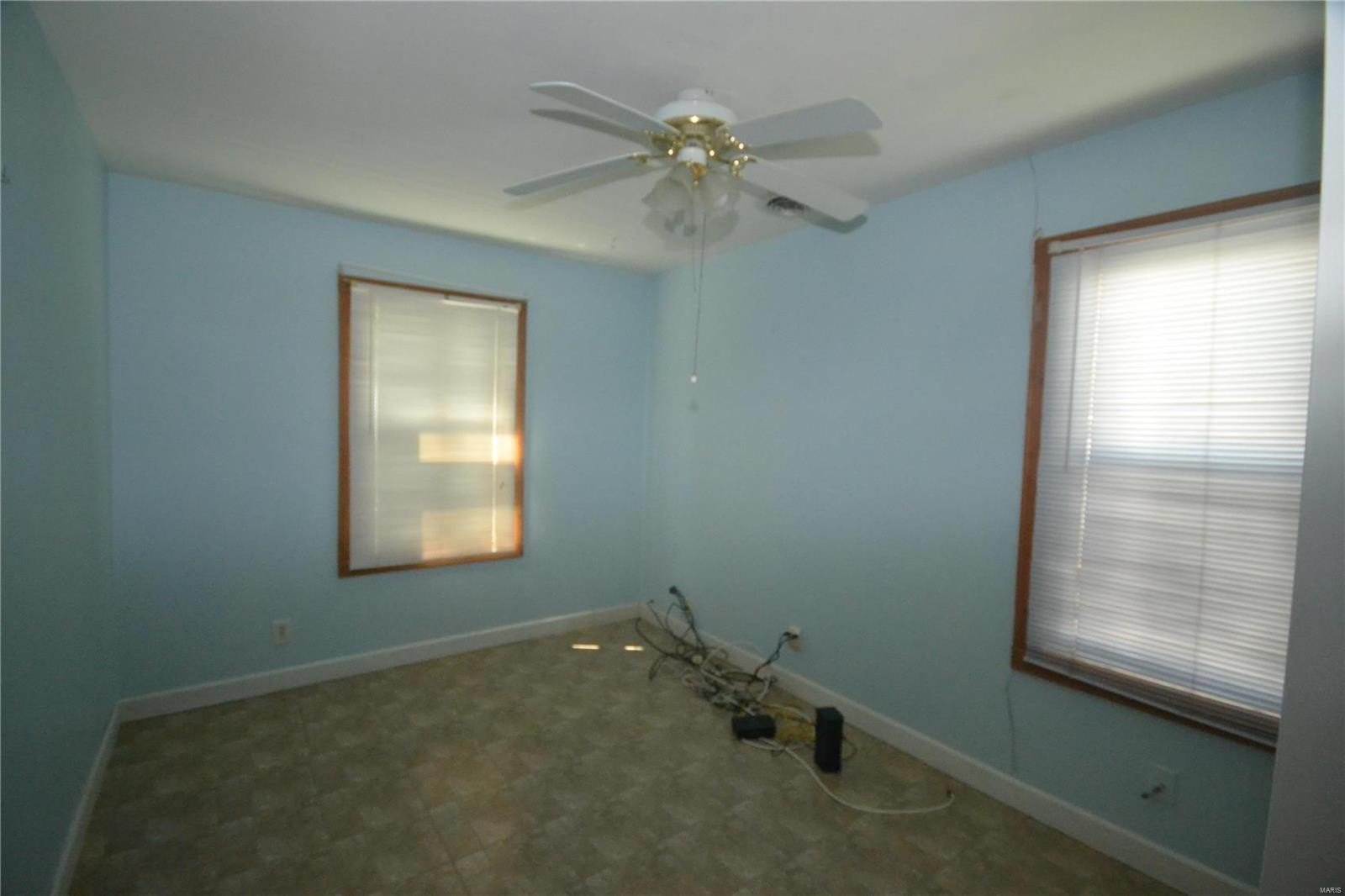 528 saint paul dr, east saint louis,  IL 62206