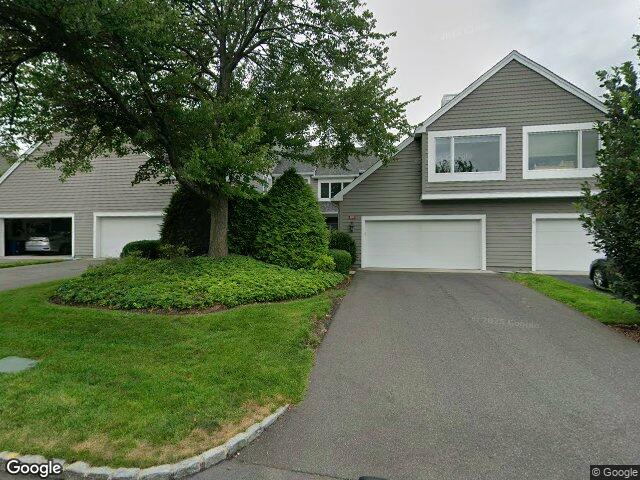 195 brewster road 195, wyckoff,  NJ 07481