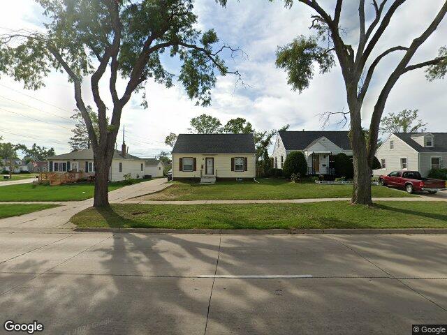1803 williams blvd sw, cedar rapids,  IA 52404