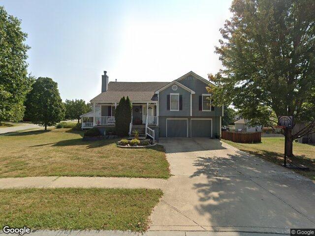 101 sw drew ln, lees summit,  MO 64081
