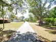 e park st, center hill,  FL 33514