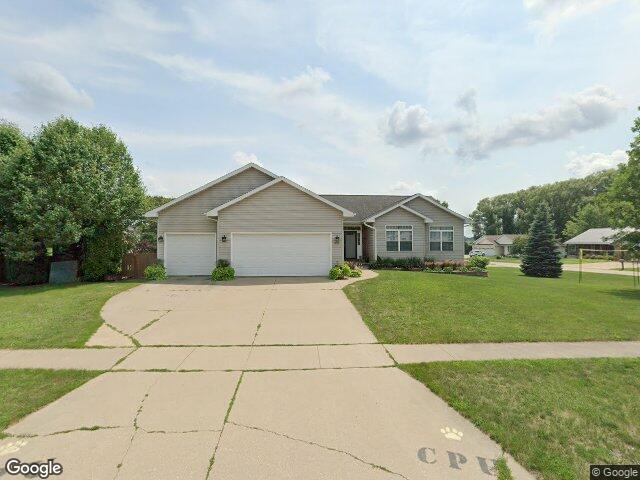 324 valley dr, center point,  IA 52213