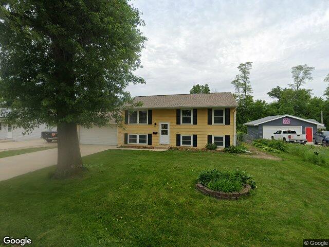 132 circle dr, springville,  IA 52336