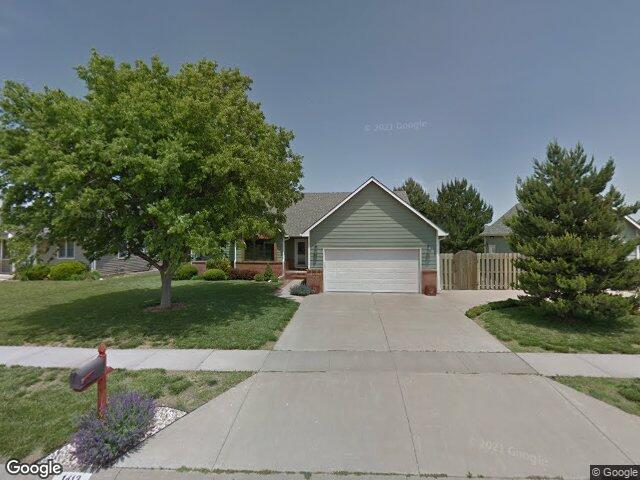 1413 sherwood ln, salina,  KS 67401