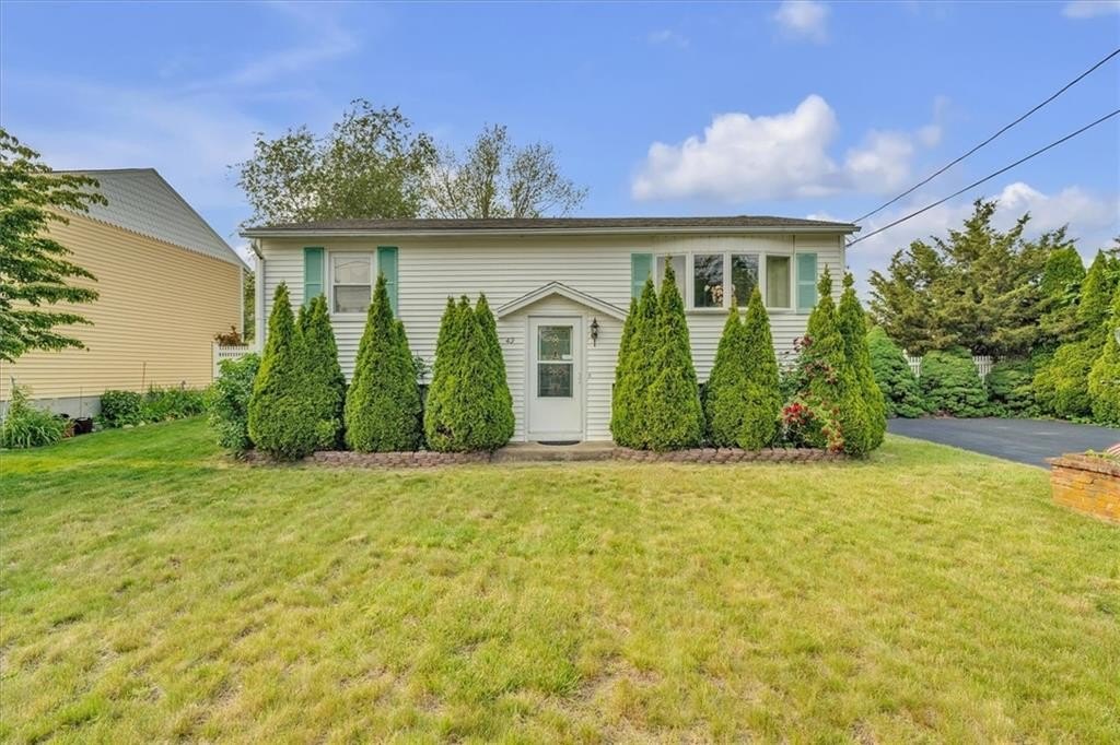43 brush neck ave, warwick,  RI 02889