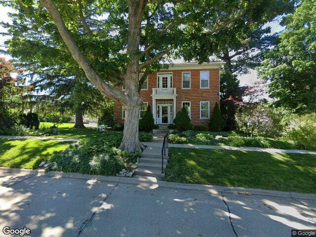 417 a ave se, mount vernon,  IA 52314