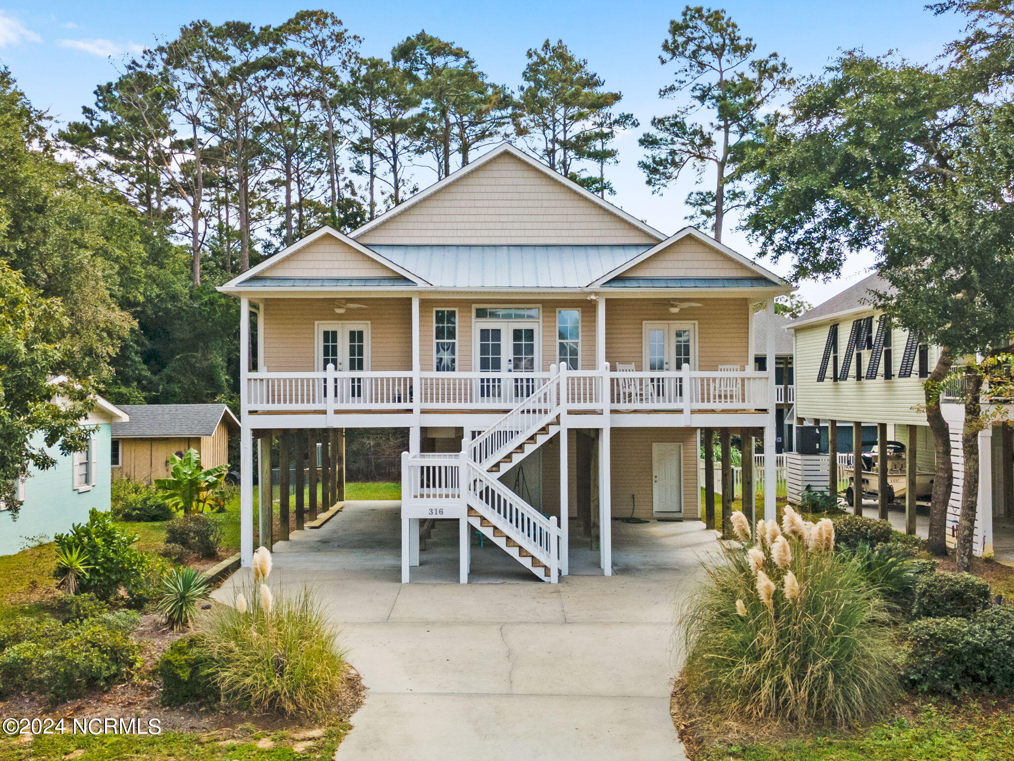 316 ne 49th st, oak island,  NC 28465