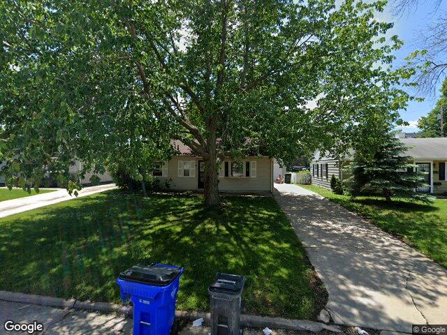 2437 9th ave sw, cedar rapids,  IA 52404
