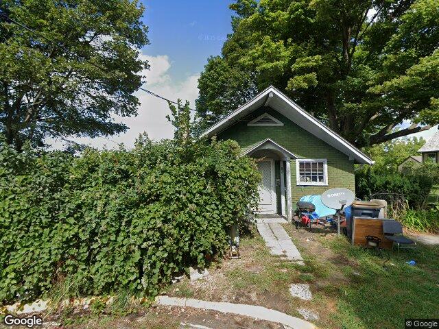 83 michigan ave, south haven,  MI 49090