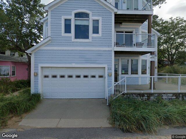34 lake shore dr, south haven,  MI 49090