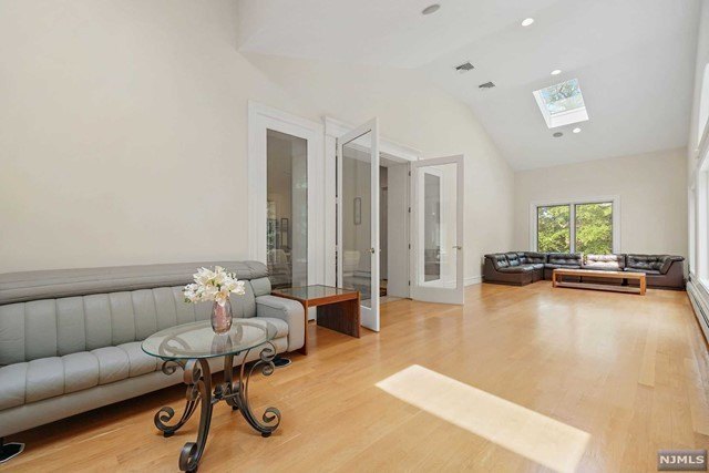 95 fox hedge rd, saddle river,  NJ 07458