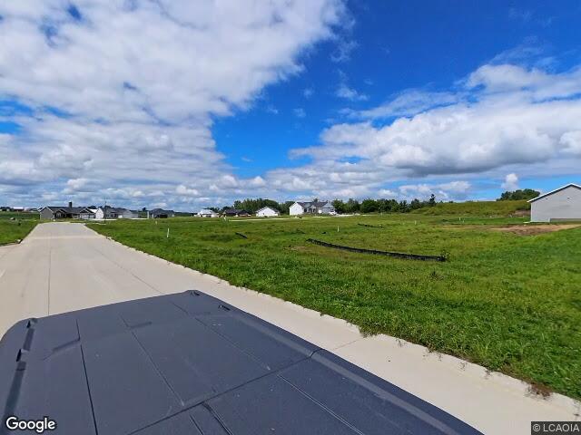 3309 center ct, robins,  IA 52411