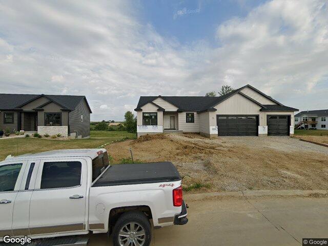 7602 country ridge dr nw, cedar rapids,  IA 52405