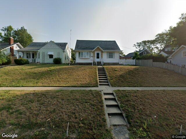 318 22nd st ne, cedar rapids,  IA 52402
