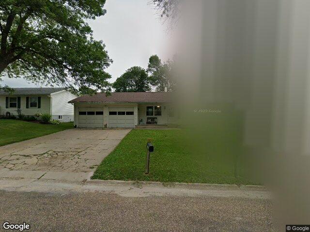 1304 grande ave, center point,  IA 52213